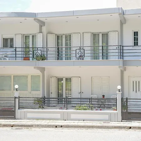 μονοκατοικία με θέα το ποτάμι Trikala (Thessaly)